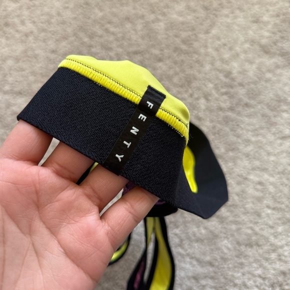 NWOT Savage X Fenty Pink and Black Colorful Pattern Sports Bra Size Large - Picture 7 of 9